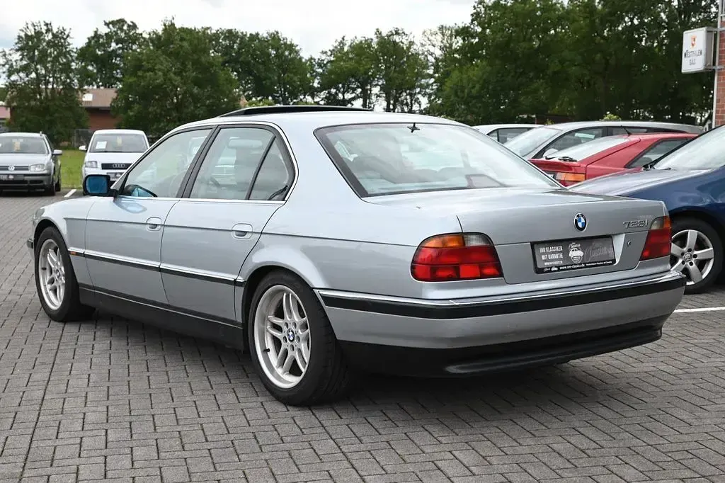Gebraucht BMW 728 193 PS (141 kW) 1996 Silber Limousine