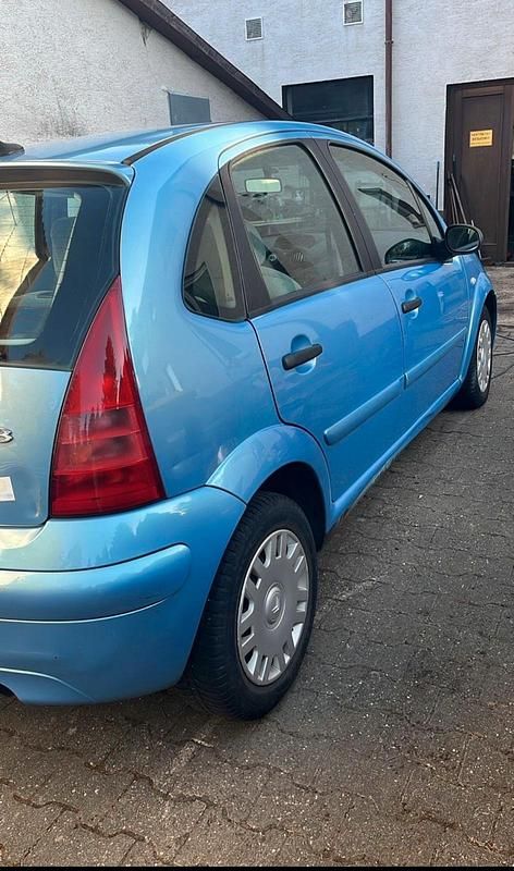 Second-hand Citroën C3 68 CP (50 kW) 2005 Albastru Hatchback