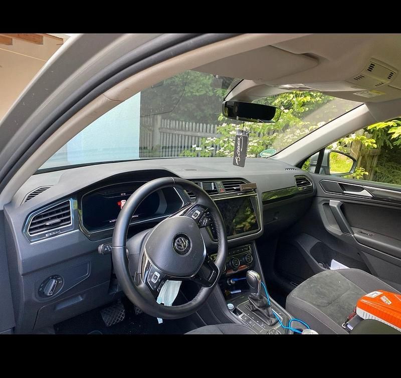Silber Gebraucht 2018 VW Tiguan Highline SUV | 17.999 € (Guter Preis) - Bild 1/4