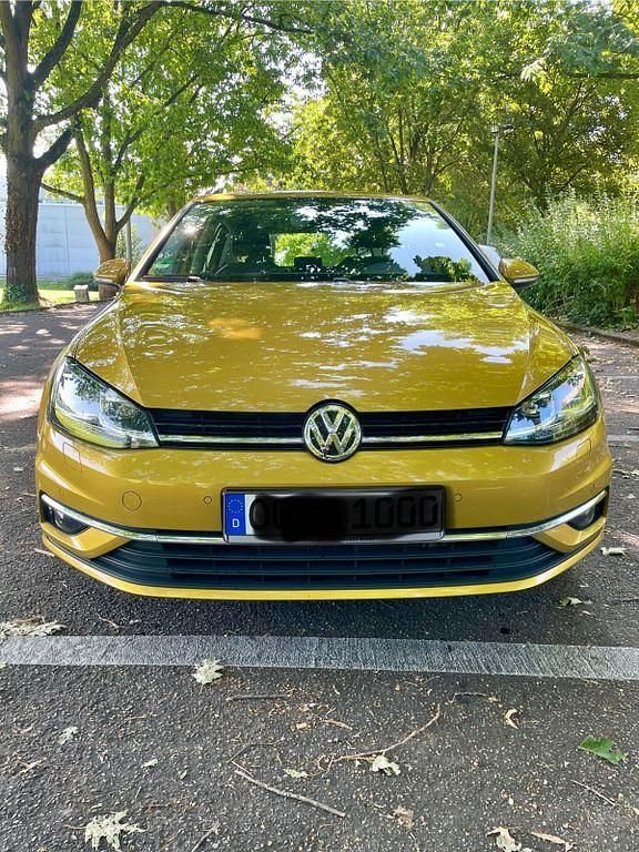 Gebraucht 2018 VW Golf Highline Limousine | 16.890 € (Fairer Preis) - Bild 1/4