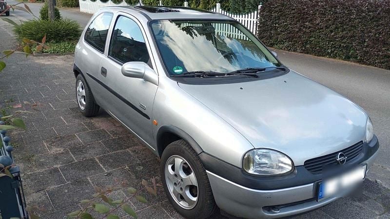 Gebraucht Opel Corsa Edition 54 PS (39 kW) 2000 Silber Kleinwagen