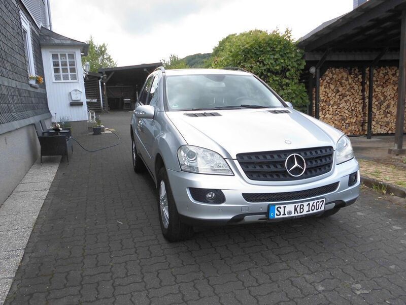 Silber Gebraucht 2007 Mercedes ML280 SUV | 8.300 € (Fairer Preis) - Bild 1/4