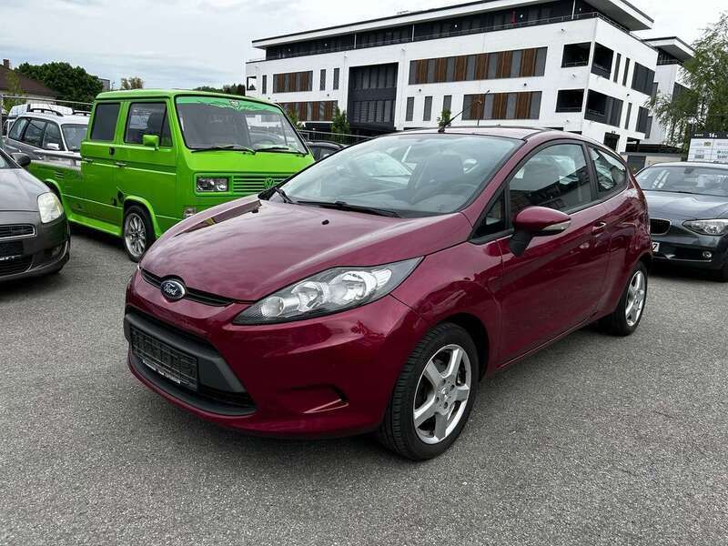 Hot magenta Gebraucht 2011 Ford Fiesta Trend Kleinwagen | 2.900 € (Guter Preis) - Bild 1/4
