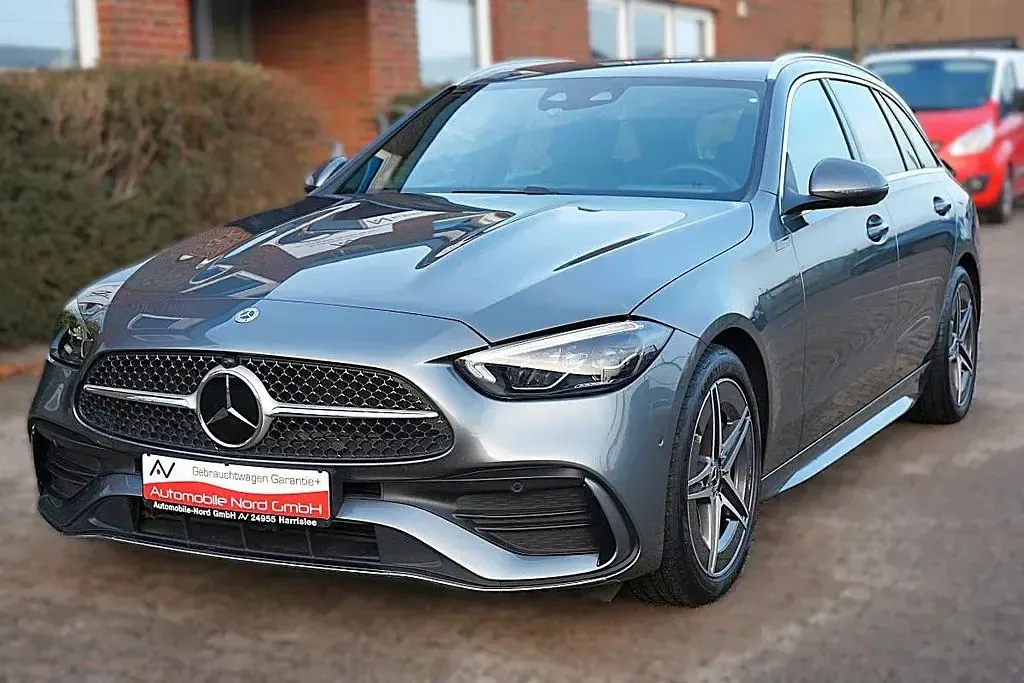 Gebraucht Mercedes 300 AMG 288 PS (211 kW) 2025 Grau Limousine