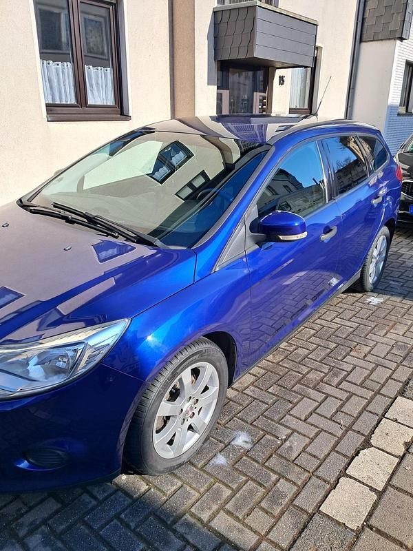 Gebraucht Ford Focus 102 PS (75 kW) 2014 Limousine
