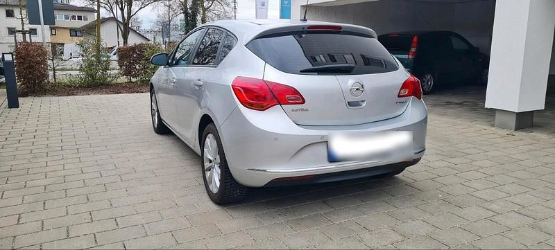 Gebraucht Opel Astra 140 PS (102 kW) 2013 Silber Kombi