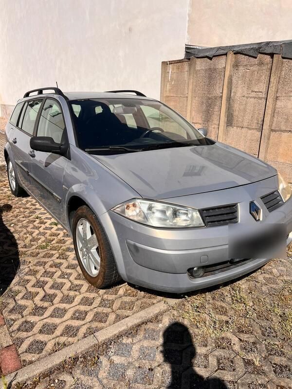 Silber Gebraucht 2004 Renault Mégane GrandTour Privilege Kombi | 900 € (Guter Preis) - Bild 1/4
