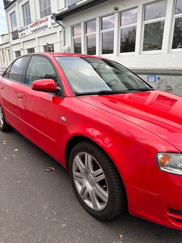Gebraucht Audi A4 131 PS (96 kW) 2005 Rot Limousine