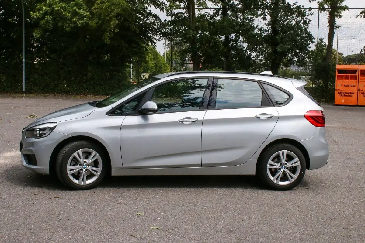 Używany BMW 218 Active Tourer Performance 140 KM (102 kW) 2017 Srebrny Minivan