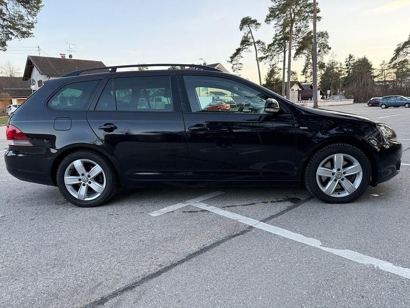 Gebraucht VW Golf VII Match 140 PS (102 kW) 2013 Schwarz Kombi