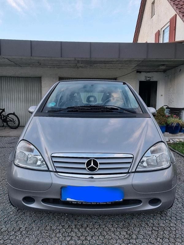 Silber Gebraucht 1999 Mercedes A140 Kleinwagen | 2.000 € (Fairer Preis) - Bild 1/4