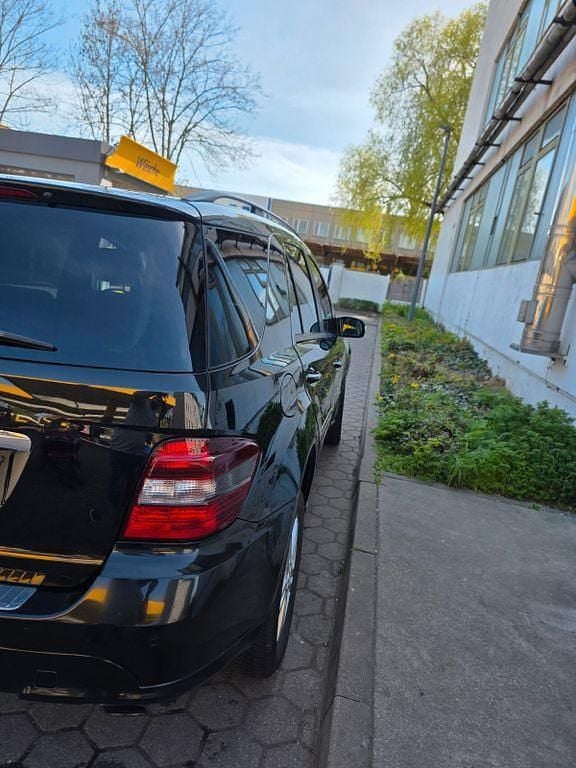 Schwarz Gebraucht 2005 Mercedes ML350 SUV | 6.000 € (Superpreis) - Bild 1/4