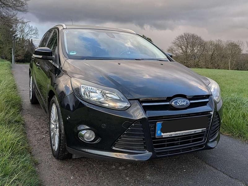 Gebraucht Ford Focus Titanium 125 PS (91 kW) 2012 Schwarz Kombi