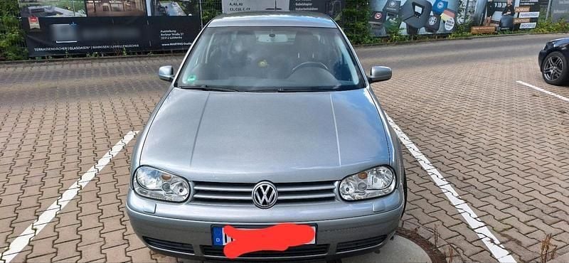 Grau Gebraucht 2004 VW Golf IV Limousine | 2.500 € (Etwas zu teuer) - Bild 1/4