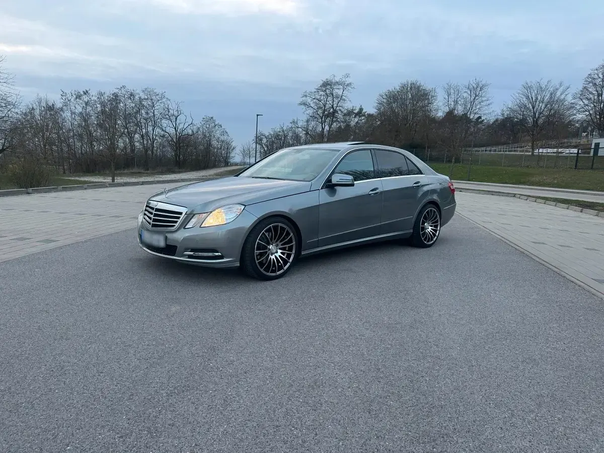 Second-hand Mercedes E300 231 CP (169 kW) 2013 Gri Berlinǎ