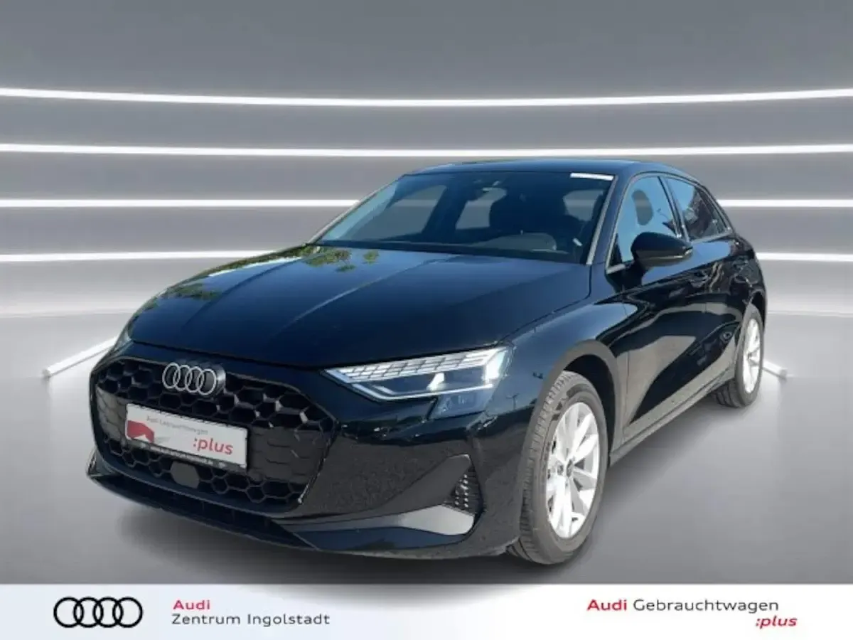 Gebraucht Audi A3 Ambiente 116 PS (85 kW) 2025 Brillantschwarz Limousine