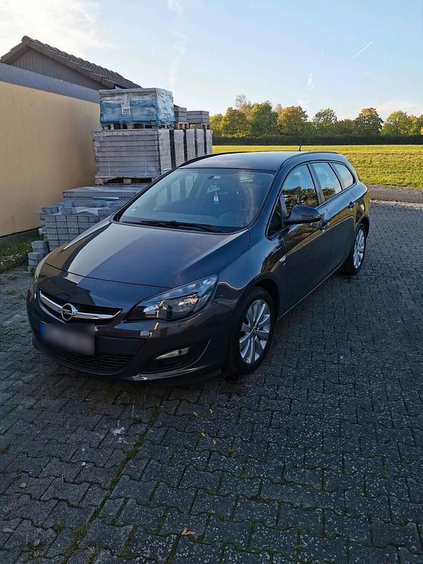 Gebraucht Opel Astra 120 PS (88 kW) 2014 Kombi