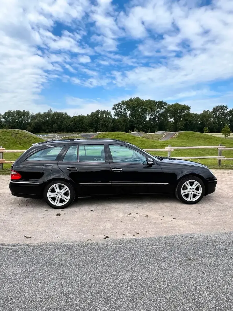 Gebraucht Mercedes E280 231 PS (169 kW) 2007 Schwarz Kombi
