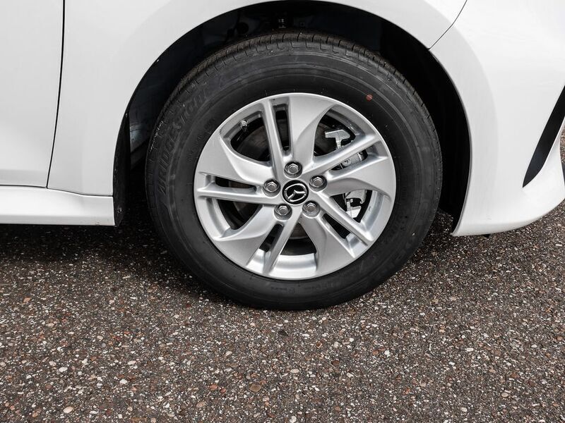 Gebraucht Mazda 2 Center-Line 116 PS (85 kW) 2024 Lunar white Kleinwagen