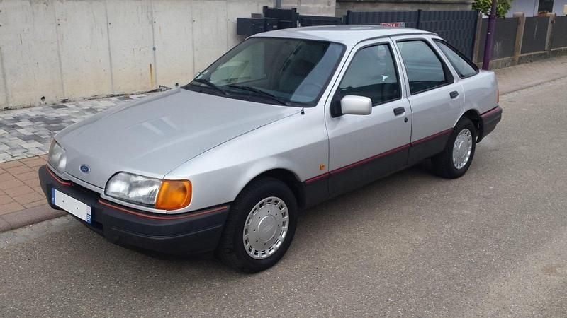 Silber Gebraucht 1988 Ford Sierra Limousine | 3.900 € - Bild 1/4