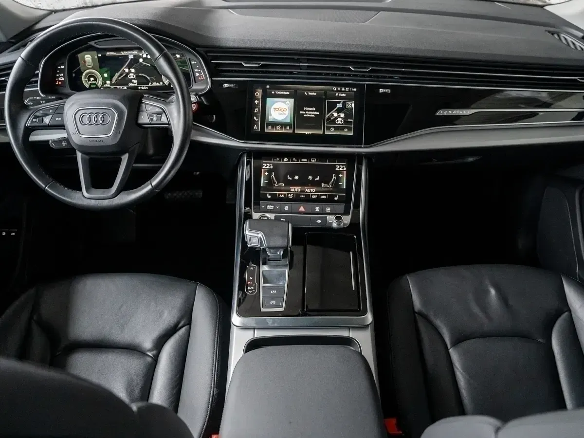 Gebraucht Audi Q8 Basis 381 PS (280 kW) 2021 Grau SUV