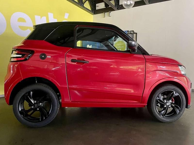 Ny Ligier JS50 2026 Röd Halvkombi