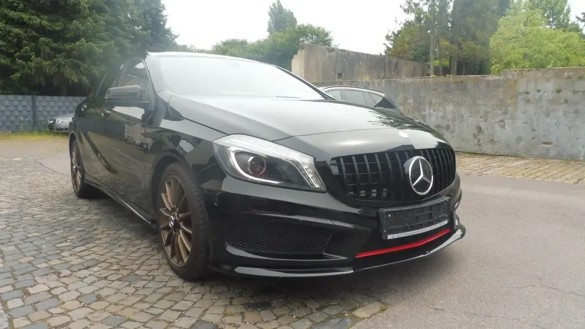 Gebraucht Mercedes A180 AMG line 170 PS (125 kW) 2014 Schwarz Kleinwagen