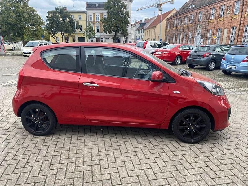 Gebraucht Kia Picanto Edition 7 69 PS (50 kW) 2012 Rot Kleinwagen