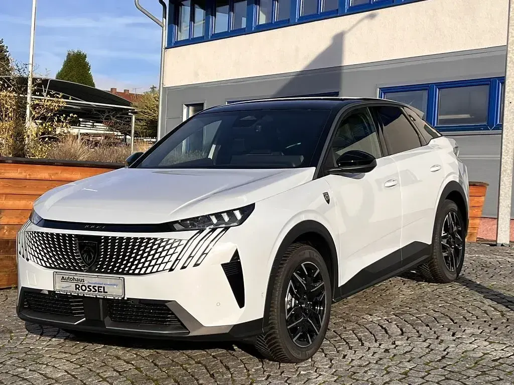 Neu Peugeot 3008 GTi 145 PS (106 kW) 2026 Okenit weiß SUV