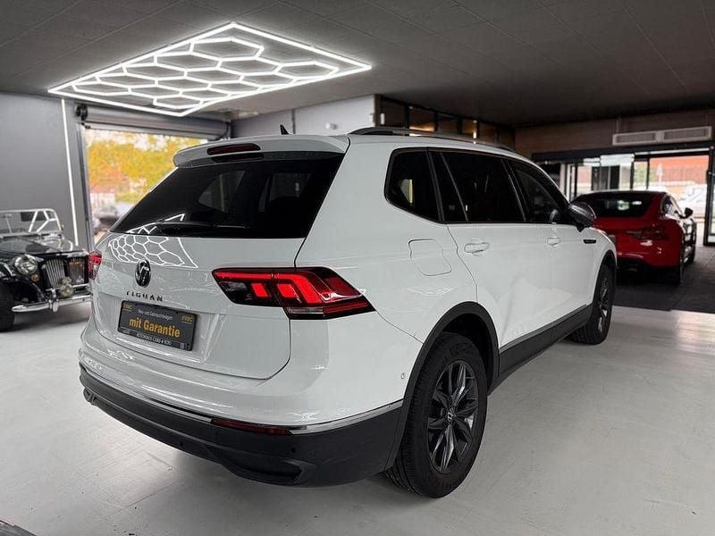 Gebraucht VW Tiguan Allspace Life 150 PS (110 kW) 2022 Weiß SUV
