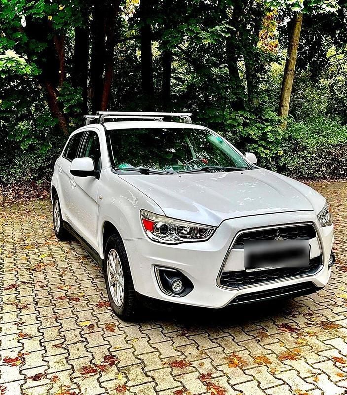 Weiß Gebraucht 2015 Mitsubishi ASX Classic Collection Plus SUV | 6.800 € (Guter Preis) - Bild 1/4