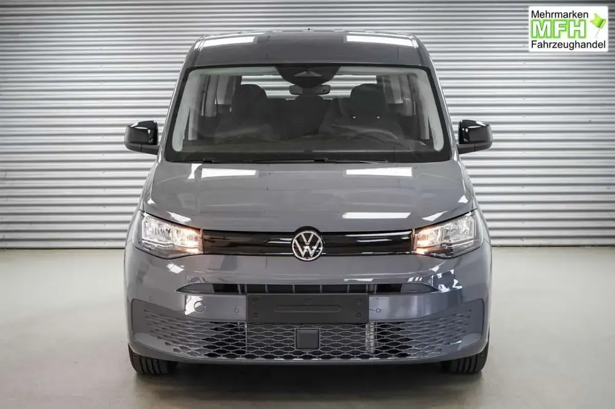Neu VW Caddy Maxi Life 122 PS (89 kW) 2026 Pure grey uni () Van / Kleinbus