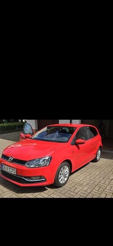 Rot Gebraucht 2015 VW Polo LOUNGE Limousine | 5.000 € (Guter Preis) - Bild 1/4