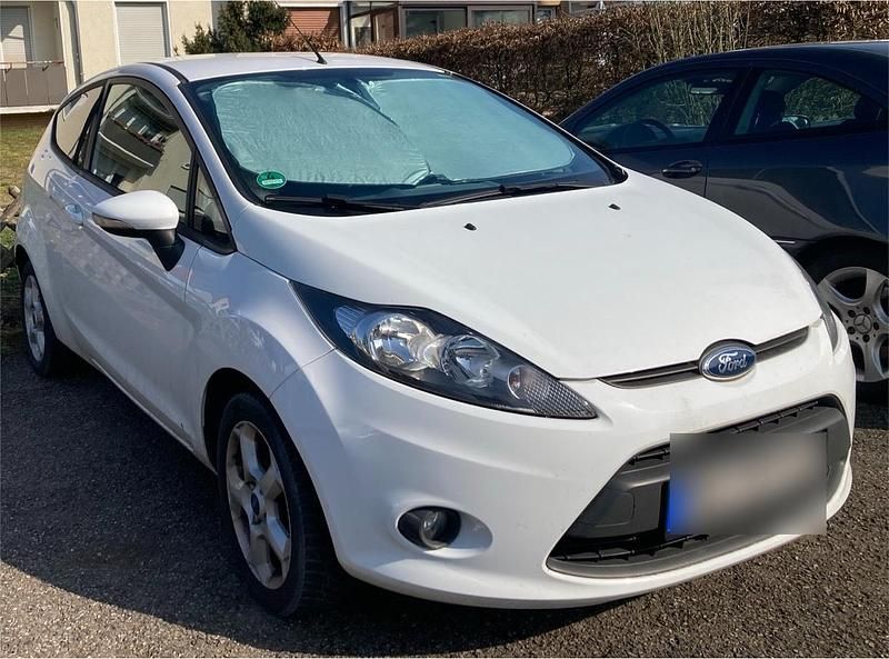 Gebraucht Ford Fiesta 82 PS (60 kW) 2011 Weiß Kleinwagen