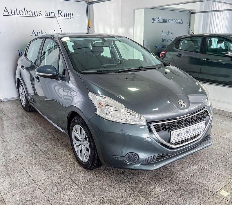 Grau Gebraucht 2015 Peugeot 208 Active Kleinwagen | 6.480 € (Fairer Preis) - Bild 1/4
