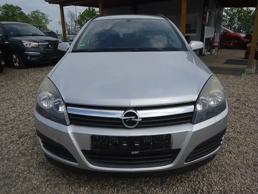 Usata Opel Astra Edition 90 CV (66 kW) 2006 Argento Berlina