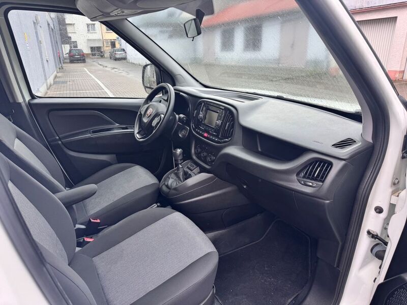 Gebraucht Fiat Doblò 120 PS (88 kW) 2018 Weiß Van / Kleinbus