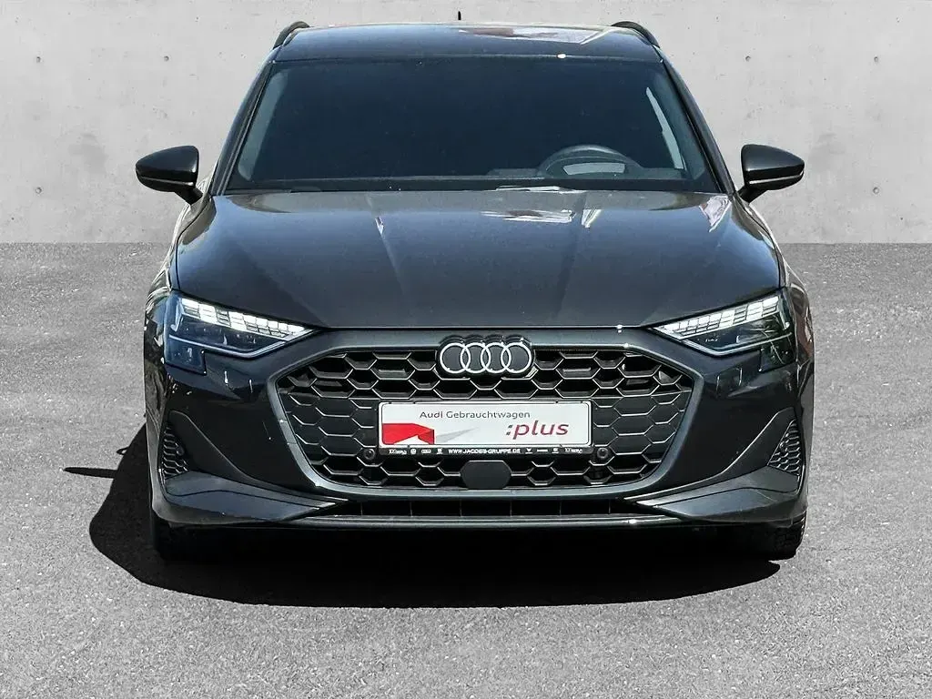 Second-hand Audi A3 Ambiente 204 CP (150 kW) 2025 Gri Berlinǎ