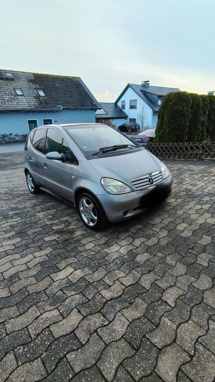 Grau Gebraucht 2000 Mercedes A190 Elegance Van / Kleinbus | 2.350 € (Fairer Preis) - Bild 1/4