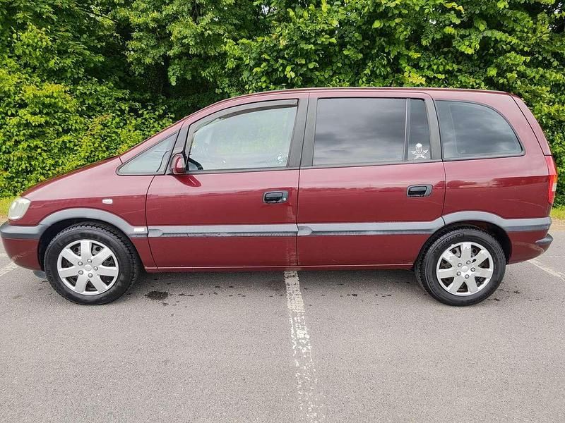 Braun Gebraucht 2003 Opel Zafira Selection Van / Kleinbus | 499 € (Superpreis) - Bild 1/4