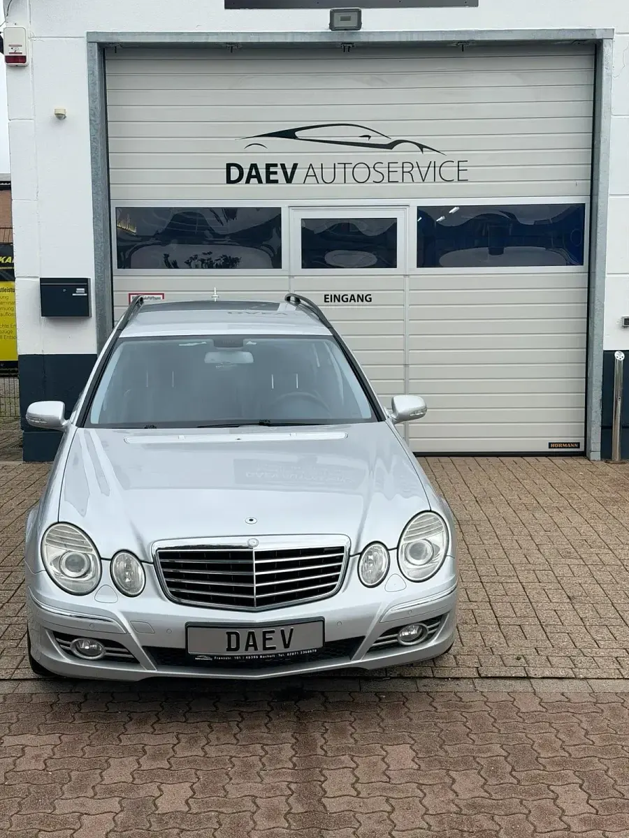 Gebraucht Mercedes E200 184 PS (135 kW) 2009 Silber Kombi