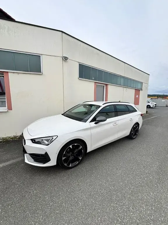 Gebraucht Cupra Leon 150 PS (110 kW) 2024 Weiß Limousine