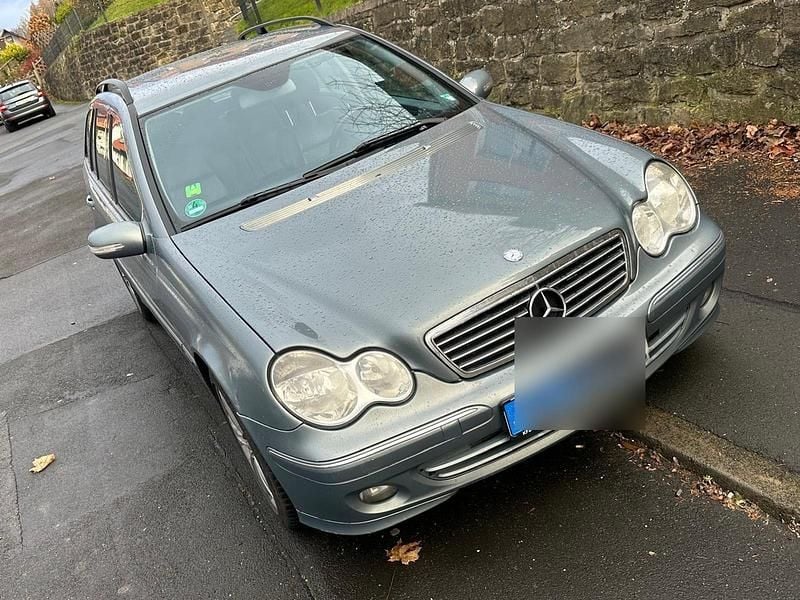 Grau Gebraucht 2005 Mercedes 200 Kombi | 2.100 € (Fairer Preis) - Bild 1/4