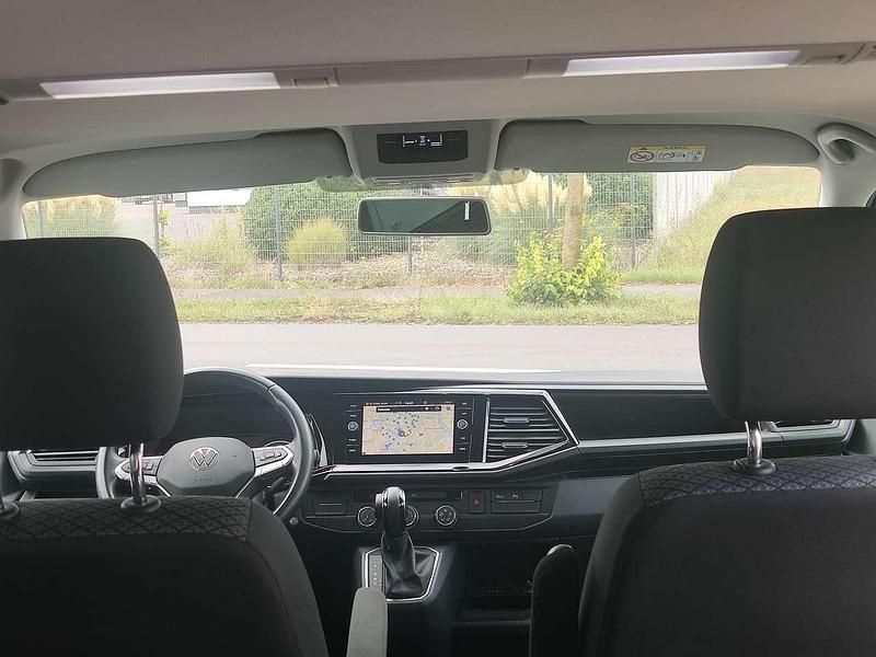 Second-hand VW Multivan 150 CP (110 kW) 2021 Negru Monovolum