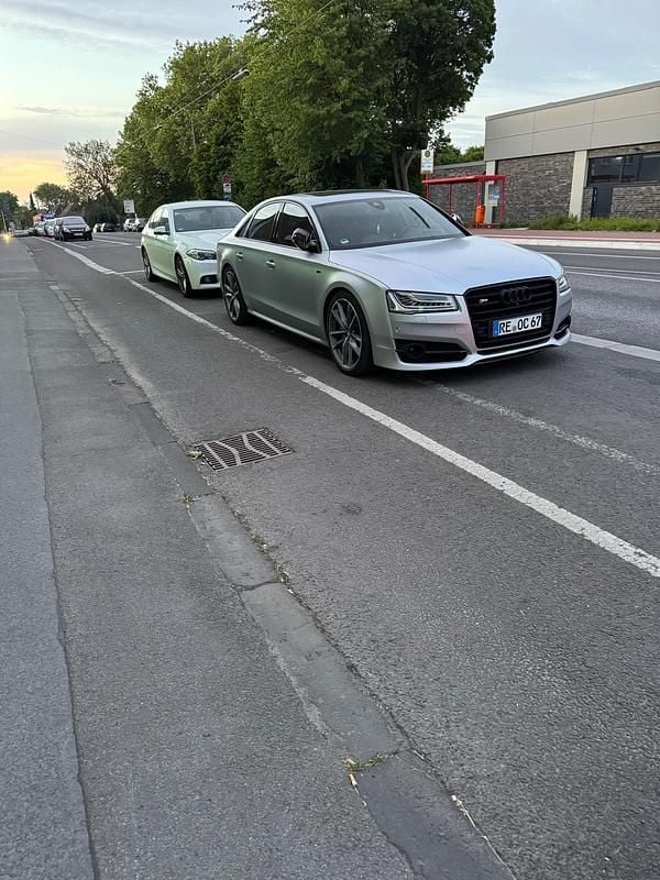 Gebraucht Audi S8 plus Comfort 605 PS (444 kW) 2016 Grau Limousine