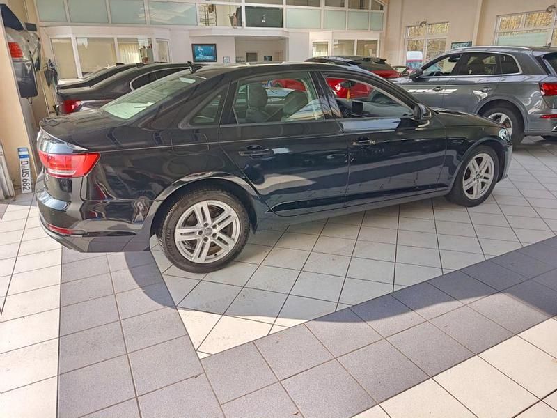 Gebraucht Audi A4 Sport 150 PS (110 kW) 2019 Schwarz Limousine