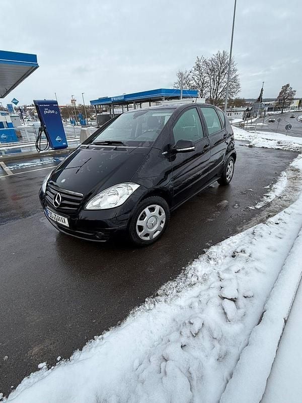Schwarz Gebraucht 2010 Mercedes A160 Kleinwagen | 5.250 € (Fairer Preis) - Bild 1/4