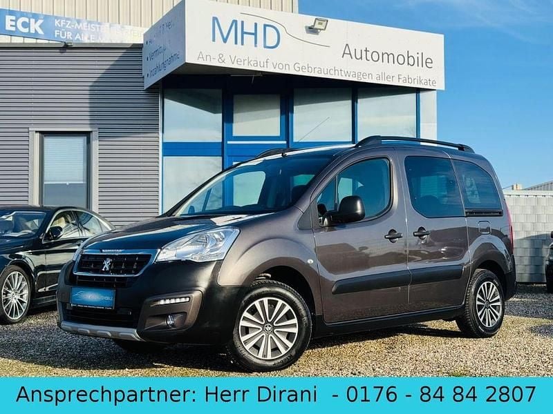 Gebraucht Peugeot Partner Tepee Outdoor 120 PS (88 kW) 2018 Grau Van / Kleinbus