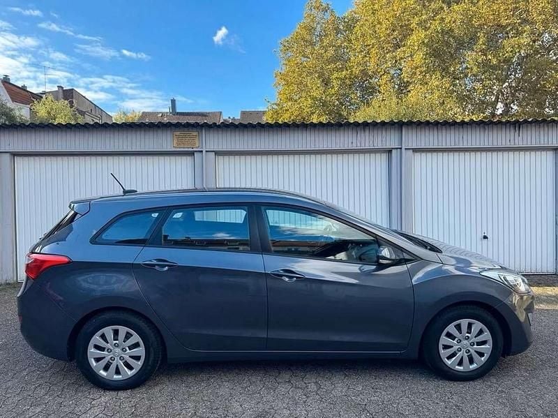 Gebraucht 2016 Hyundai i30 Trend Kombi | 6.900 € (Superpreis) - Bild 1/4
