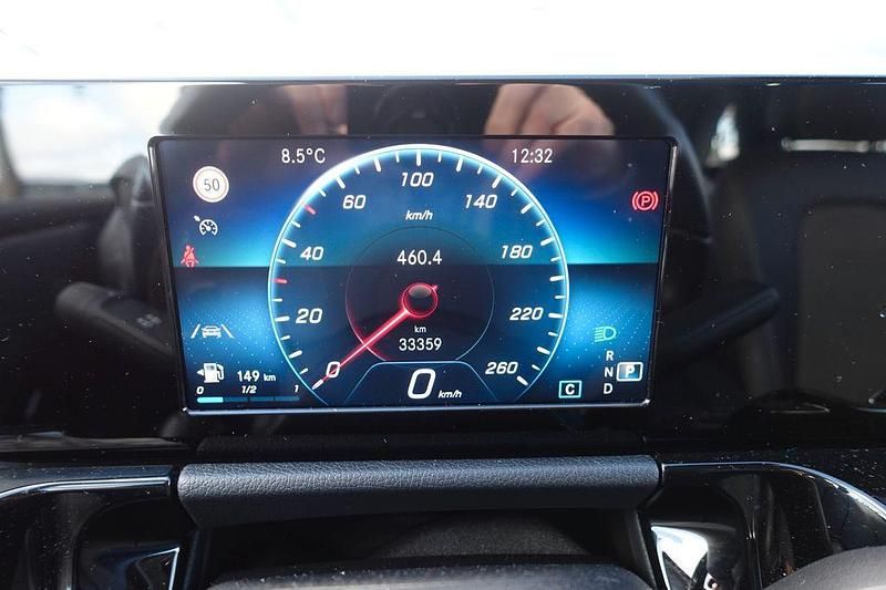 Gebraucht Mercedes B200 Business 163 PS (119 kW) 2019 Iridiumsilber (metallic) Van / Kleinbus